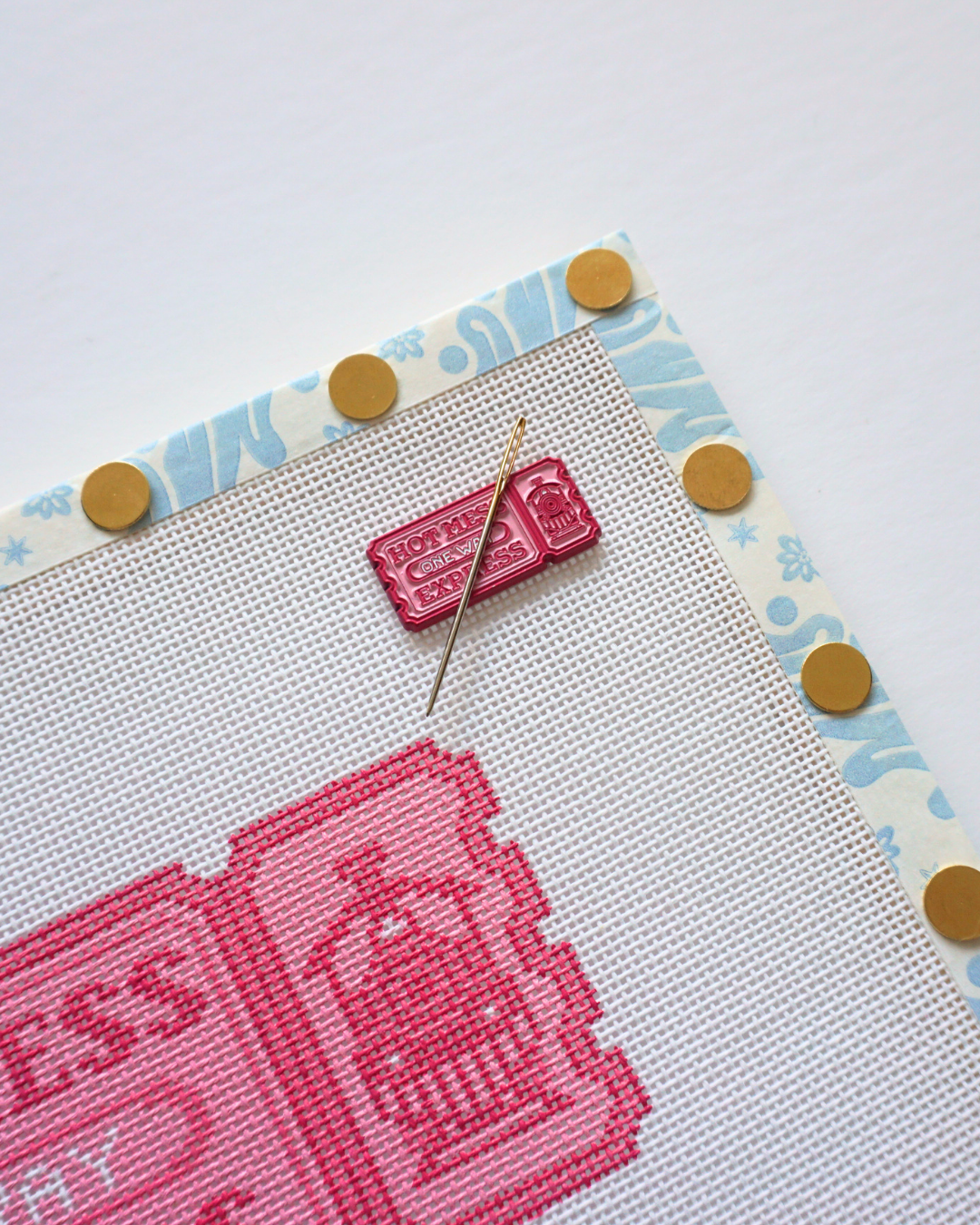 Hot Mess Express Needle Minder